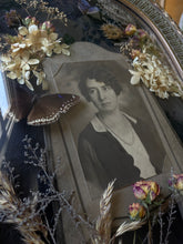 Load image into Gallery viewer, Mourning Gaze

